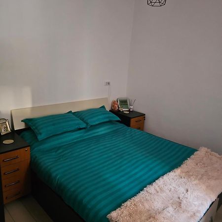 Luxury 1 Bedroom Apartment Roşu Zewnętrze zdjęcie